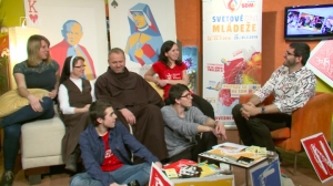 Pi 17:30 DOMA JE DOMA (1085) STOPY SDM: MLADÍ NA GAUČI?