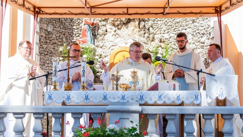 SVÄTÁ OMŠA Z MARIÁNSKEJ PÚTE V TOPOĽČANOCH