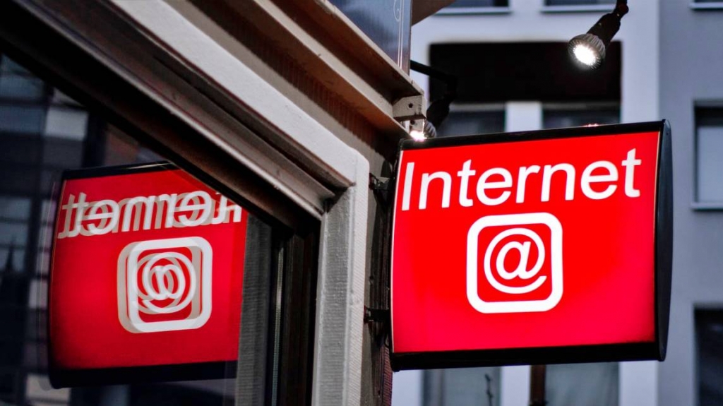 (NE)BEZPEČNÝ INTERNET