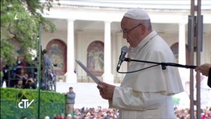 PÁPEŽ FRANTIŠEK VO FATIME: PRI KAPLNKE ZJAVENÍ