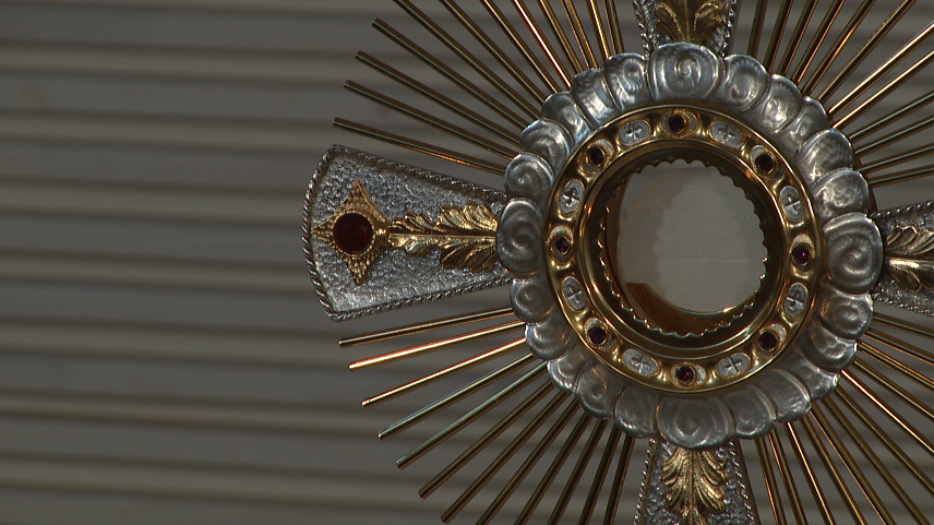EUCHARISTICKÁ POBOŽNOSŤ A ADORÁCIA