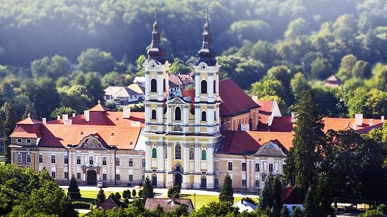 OPÁTSTVO V JASOVE