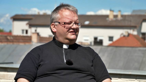 S HOLUBMI NA STRECHE - Rastislav Polák