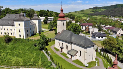 HANUŠOVCE NAD TOPĽOU, KOSTOL NANEBOVZATIA PANNY MÁRIE