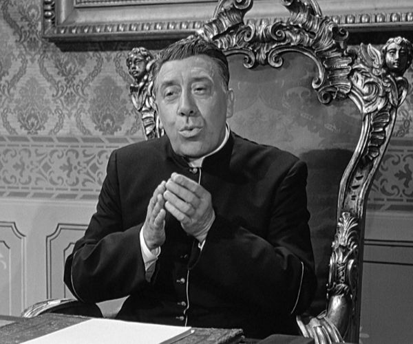 Don Camillo, Monsignor,...ale nie príliš