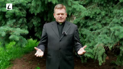 NEBO SA DOTÝKA ZEME PRI NAŠICH VLASTNÝCH DVERÁCH