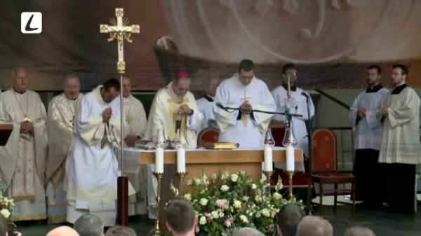 SVÄTÁ OMŠA Z BRATISLAVY SPOJENÁ S PROCESIOU