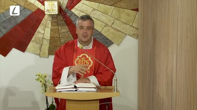 HLAVNÝM UHOLNÝM KAMEŇOM JE SÁM JEŽIŠ