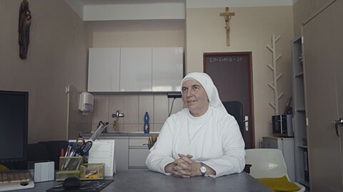 VERTIKÁLY