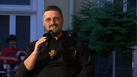VEČER Z NÁDVORIA