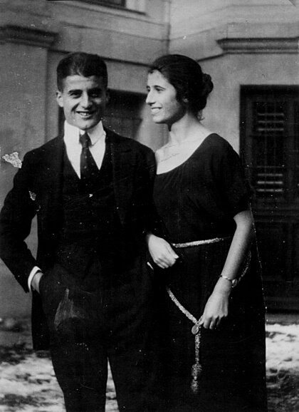 Pier Giorgio so sestrou Lucianou v Berlíne, na nádvorí veľvyslanectva