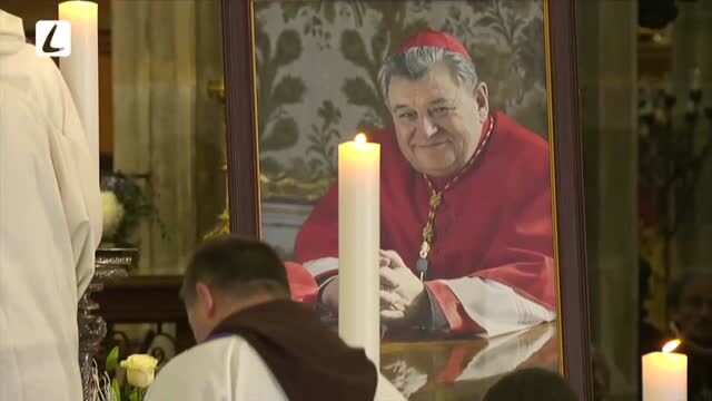 POHREB KARDINÁLA DOMINIKA DUKU