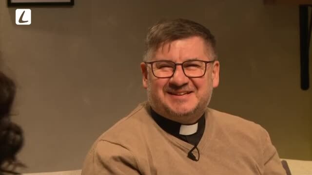 KEĎ BOH ŠIJE NA MIERU