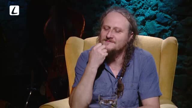 POD JAVISKOM (101) CHARIZMATICKÝ TRUBADÚR