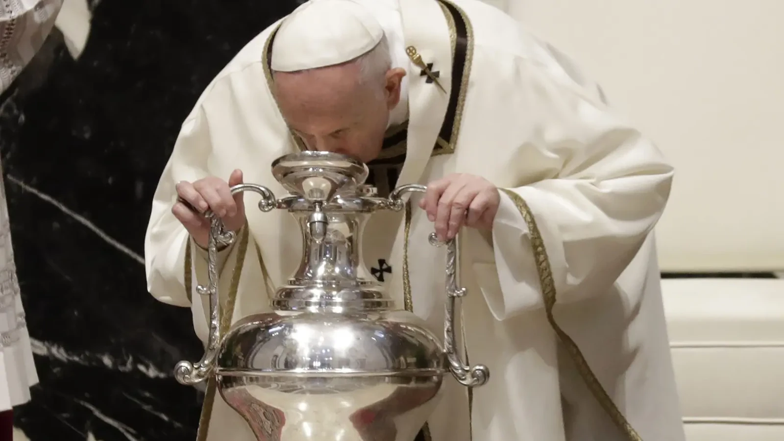 MISSA CHRISMATIS - OMŠA SVÄTENIA OLEJOV Z VATIKÁNU