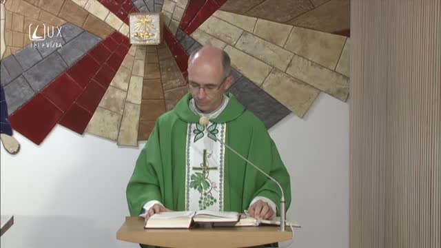 BOH BLÍZKY A BOH MOCNÝ SKRZE SVOJE SLOVO