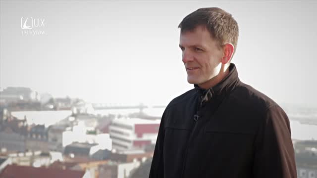 VIERA V RUKÁCH ČLOVEKA