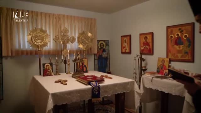 SLÚŽIŤ