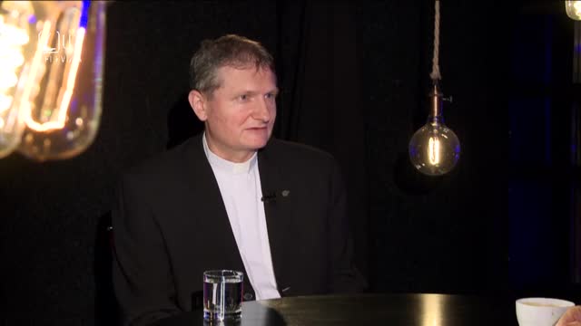MEDZI NEBOM A ZEMOU (202) PETER DUŠIČKA SVD