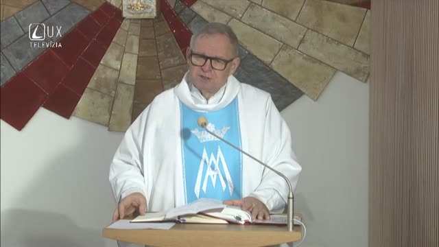 MATKA POČÚVAJÚCA A KONAJÚCA